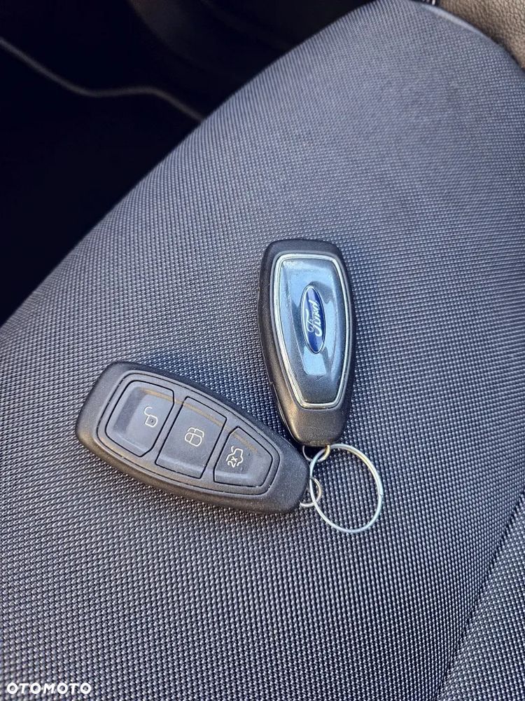 Ford Mondeo 1.6 Eco Boost Titanium - 24