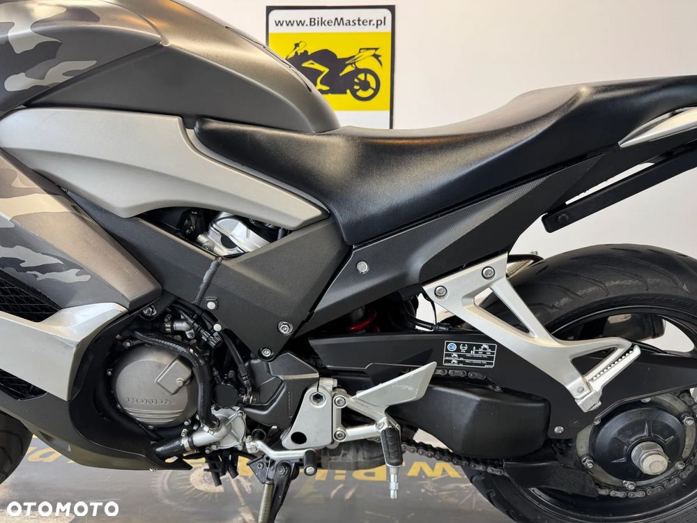Honda VFR - 24