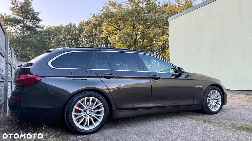 BMW Seria 5 525d - 34