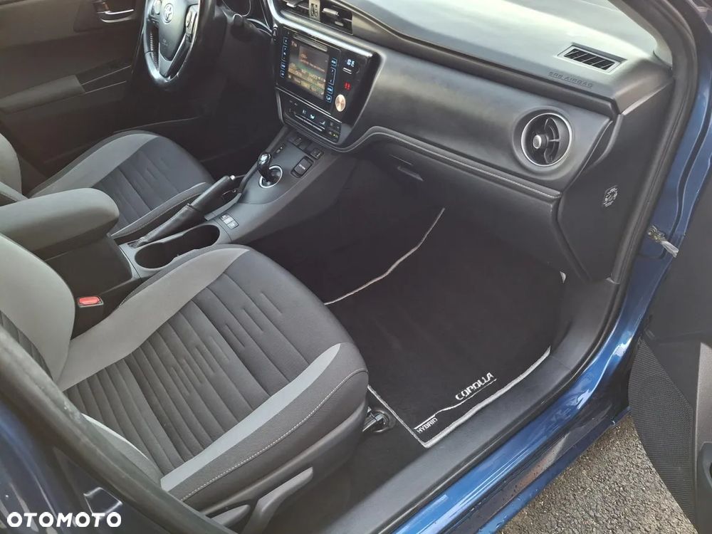 Toyota Auris Hybrid 135 Premium - 12