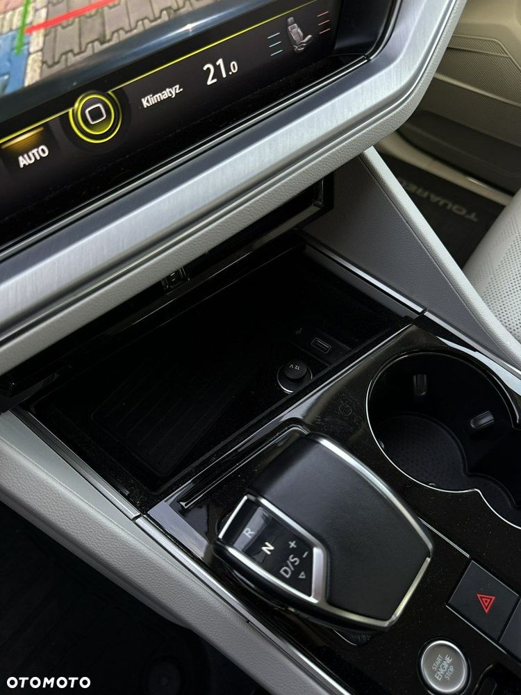 Volkswagen Touareg - 19