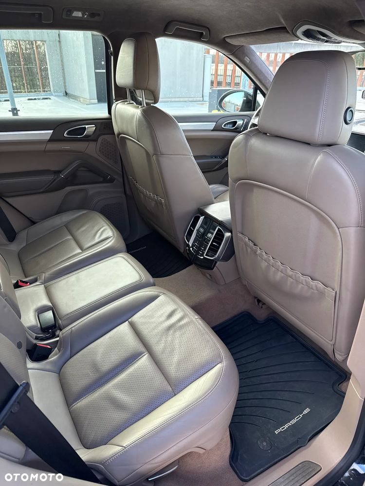 Porsche Cayenne GTS - 22