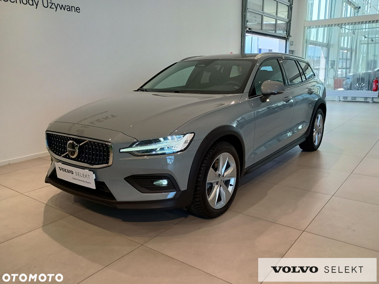 Volvo V60 Cross Country - 10