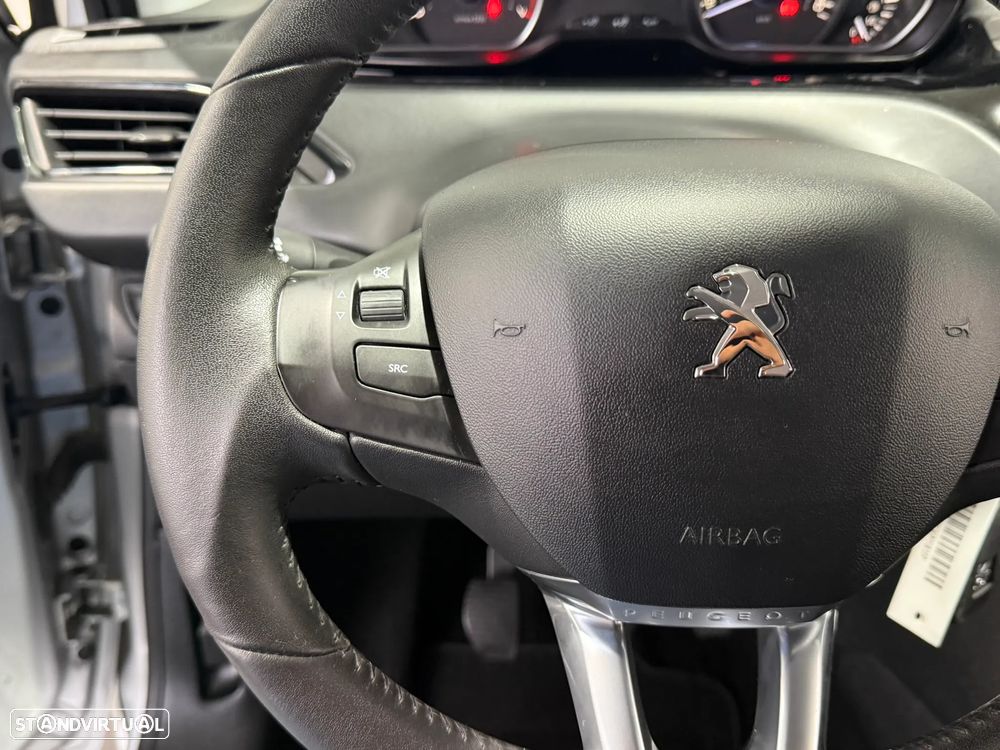 Peugeot 208 1.2 PureTech Style - 22
