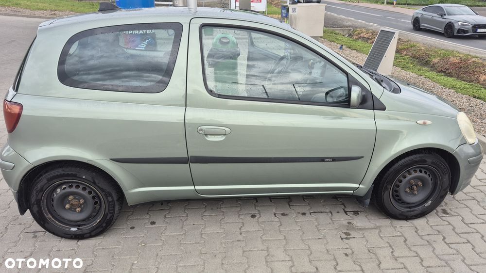 Toyota Yaris 1.0 Base - 5