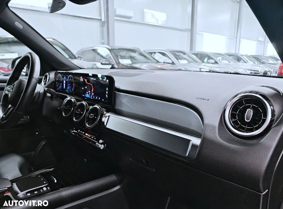 MERCEDES-BENZ GLB 2022 — imagine 9