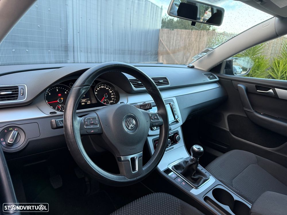 VW Passat Variant 2.0 TDi Highline Navig - 4