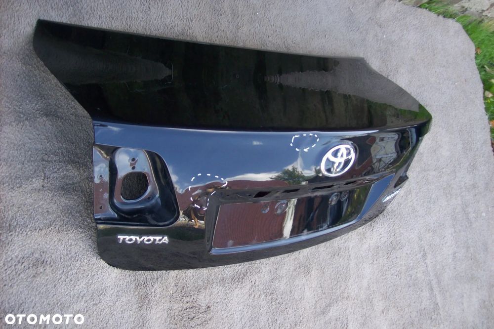 tylna klapa toyota avensis t-27 - 2