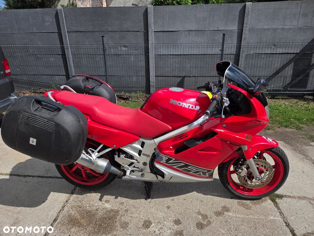 Honda VFR - 2