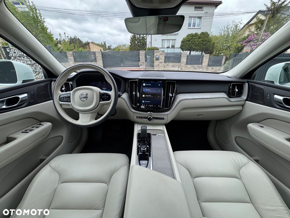 Volvo XC 60 B5 B AWD Plus Bright - 29