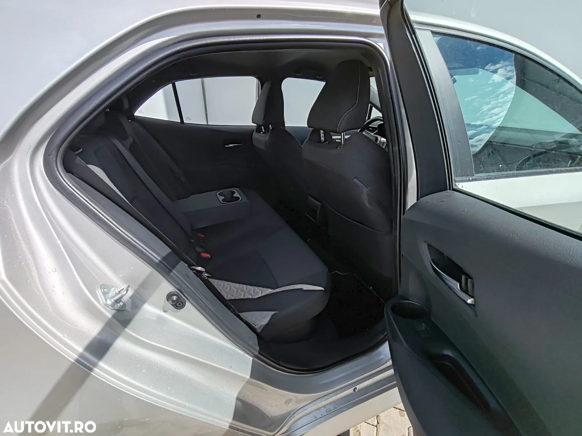 Toyota Corolla 1.8 HSD Dynamic - 6