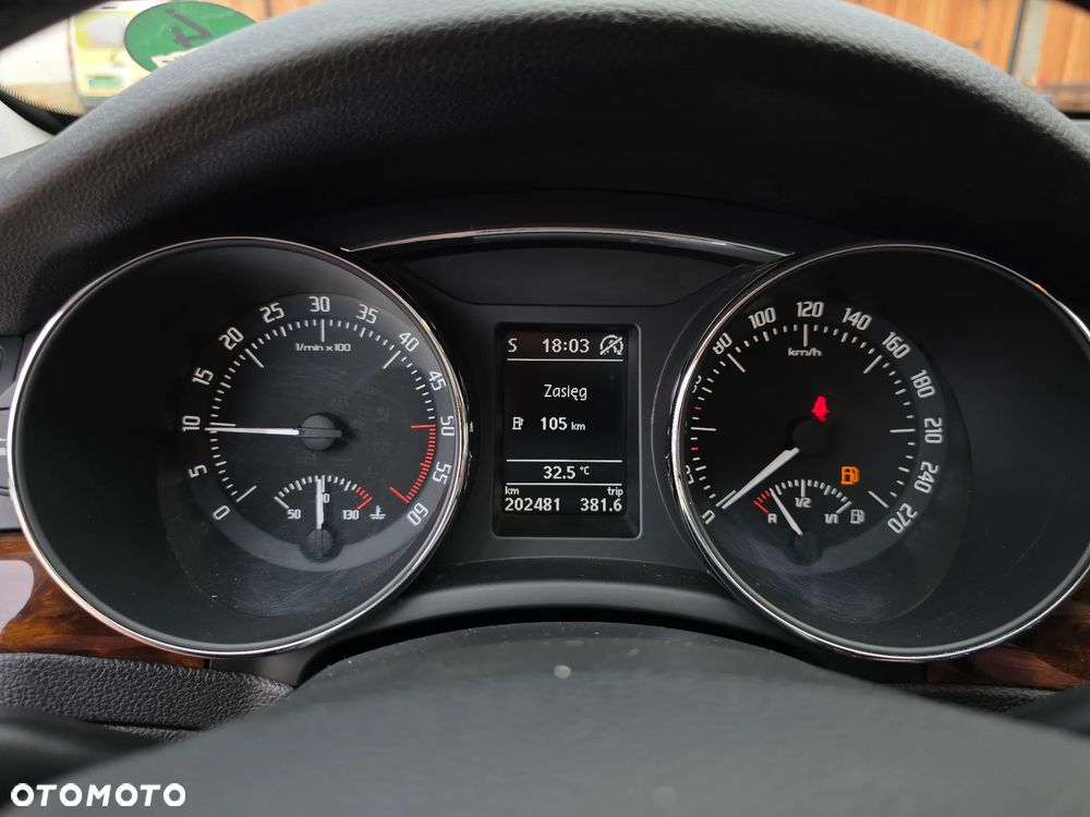 Skoda Superb 2.0 TDI 4x4 Platinum Outdoor DSG - 28
