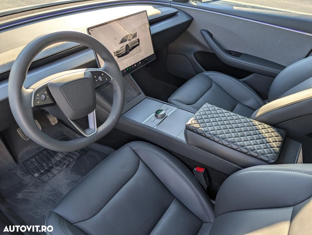 Tesla Model 3 RWD - 8