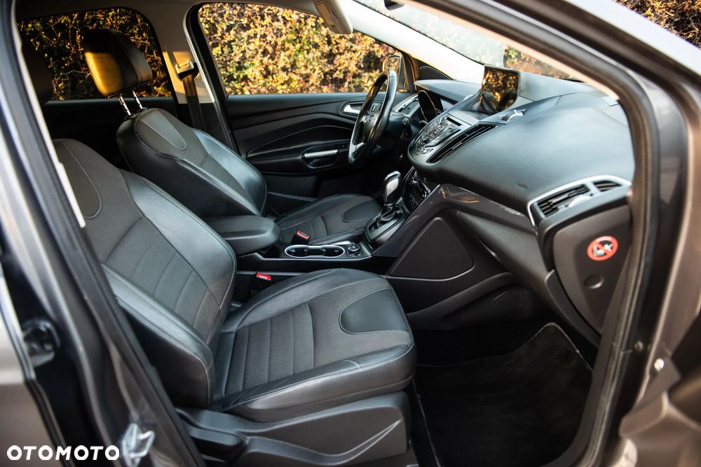 Ford Kuga 2.0 TDCi 4WD Titanium - 37