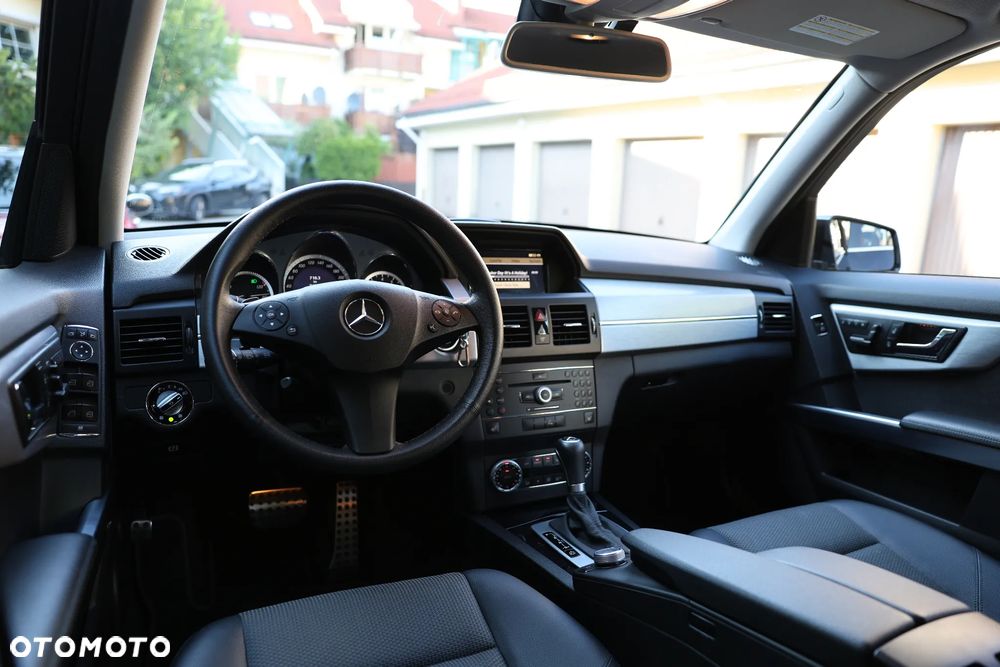 Mercedes-Benz GLK 300 4Matic 7G-TRONIC SPORT EDITION - 32