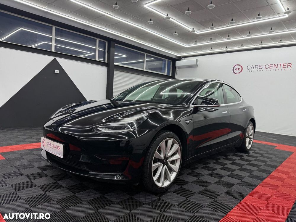 Tesla Model 3 - 3