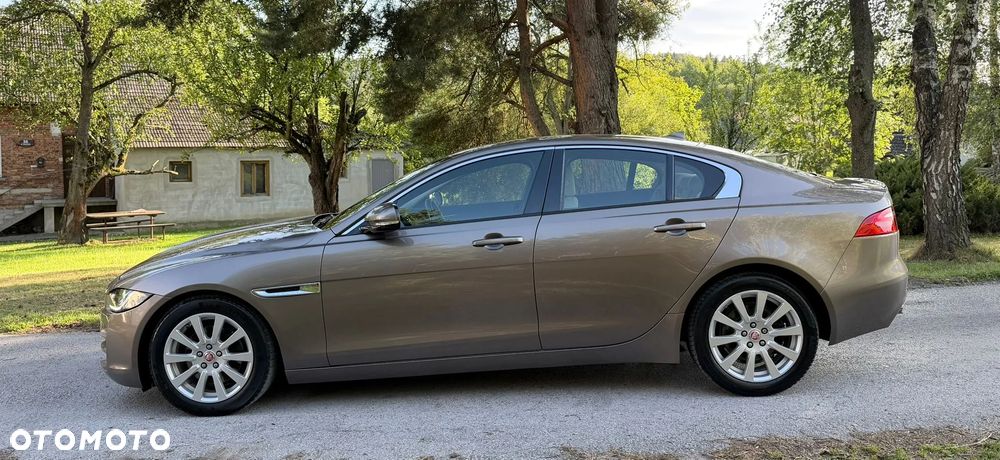 Jaguar XE D180 R-Dynamic S - 12