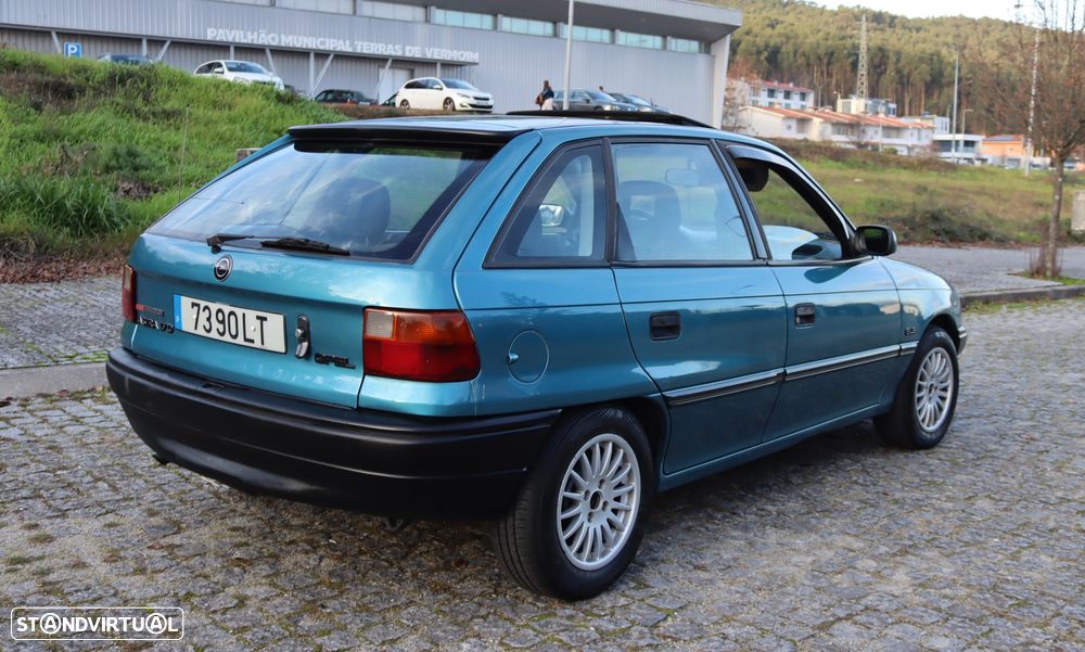 Opel Astra 1.7 TD GLS - 4
