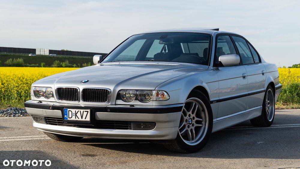 BMW Seria 7 740i - 4