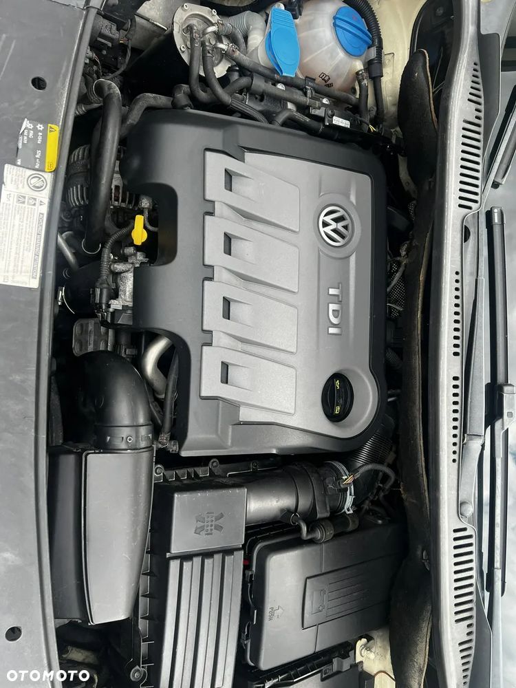 Volkswagen Touran - 19
