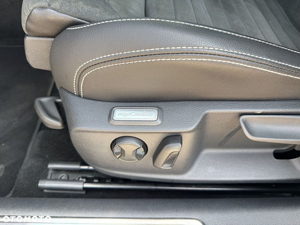 Volkswagen Passat - 21
