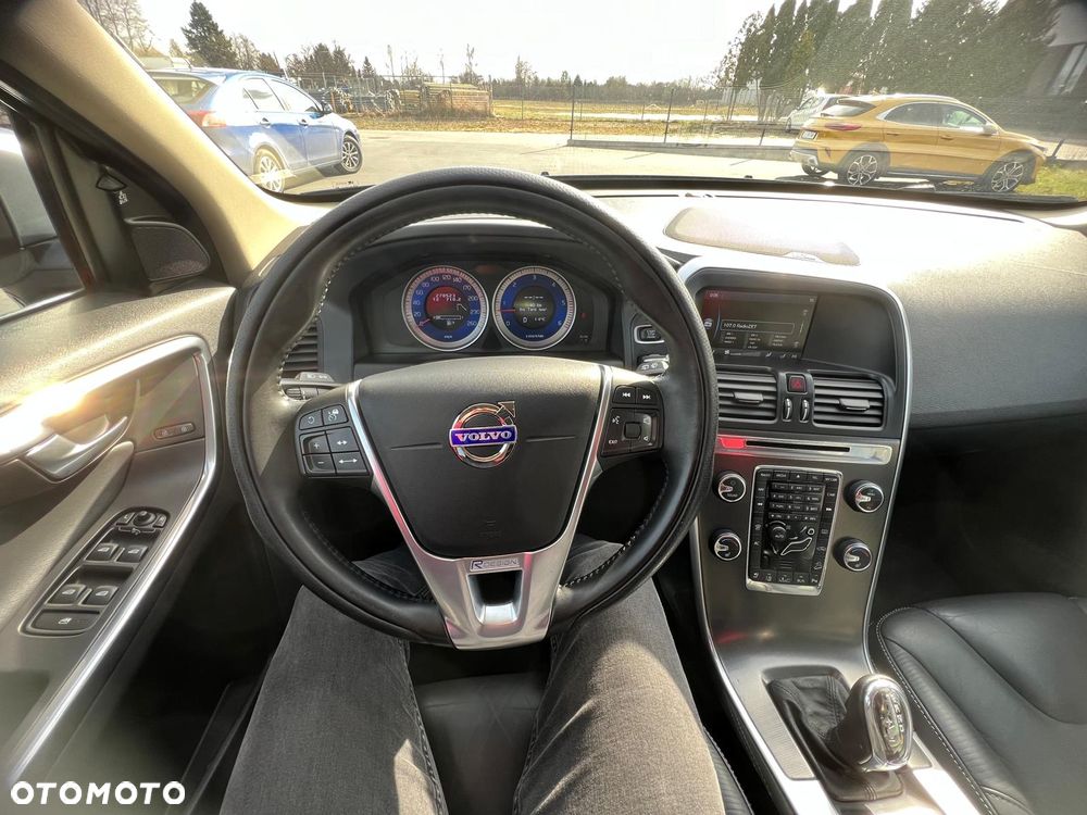 Volvo XC 60 D4 AWD R-Design Kinetic - 18