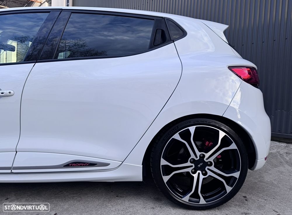 Renault Clio TCe 220 EDC R.S. Trophy - 10
