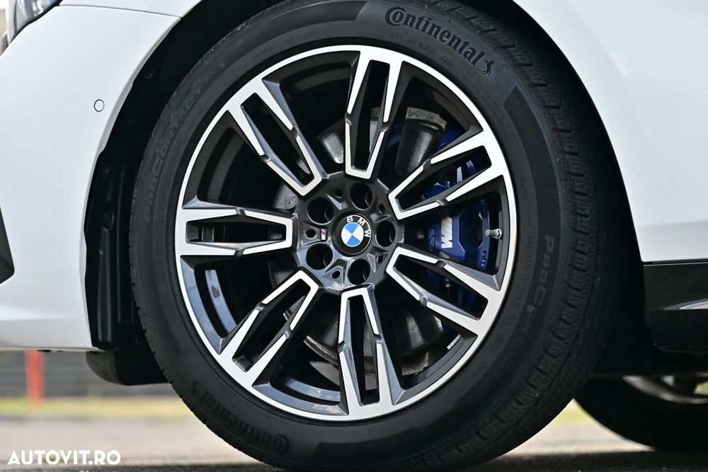 BMW Seria 5 530i xDrive AT - 12