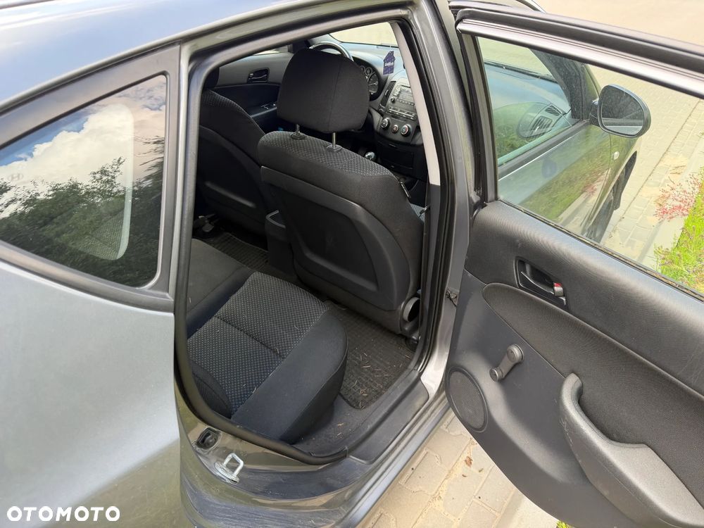 Hyundai i30 1.6 CRDi Classic + EU5 - 9