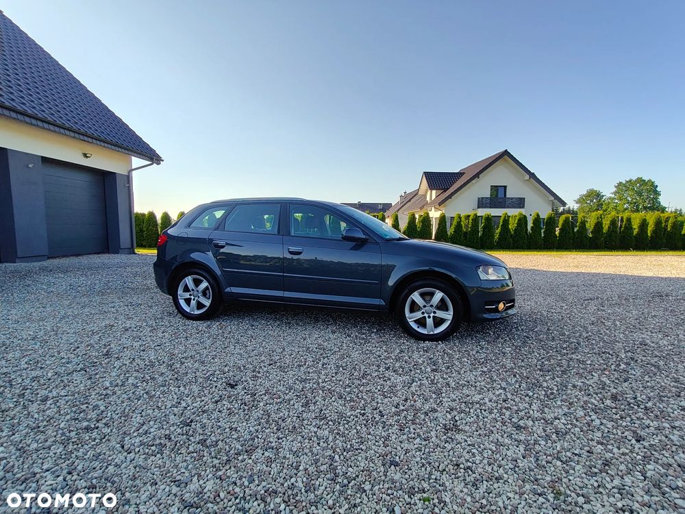 Audi A3 Sportback 1.6 Ambiente - 2