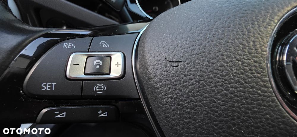 Volkswagen Touran - 15