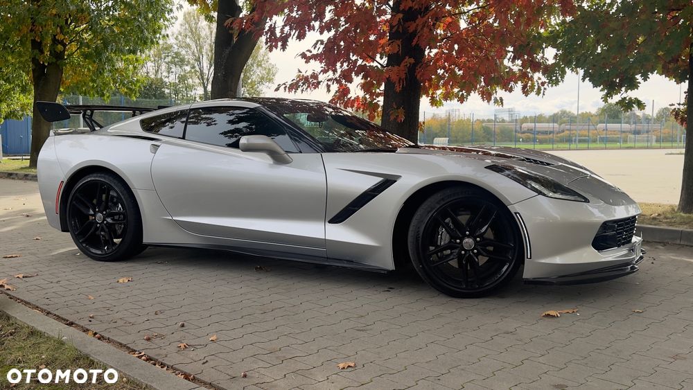 Chevrolet Corvette - 12
