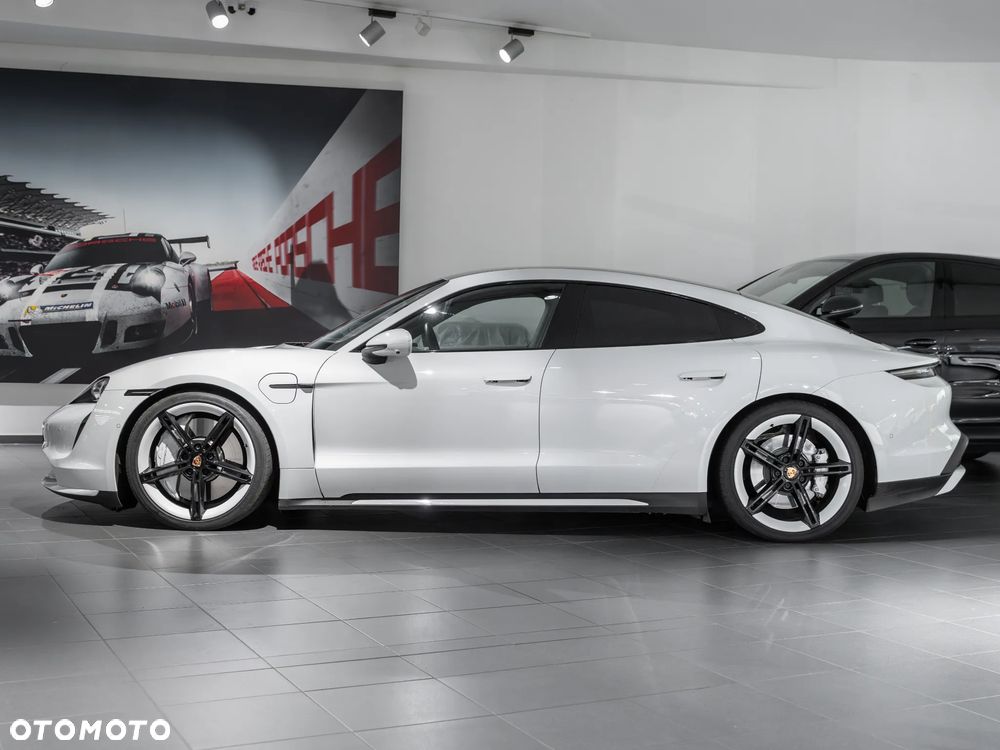 Porsche Taycan Turbo - 3