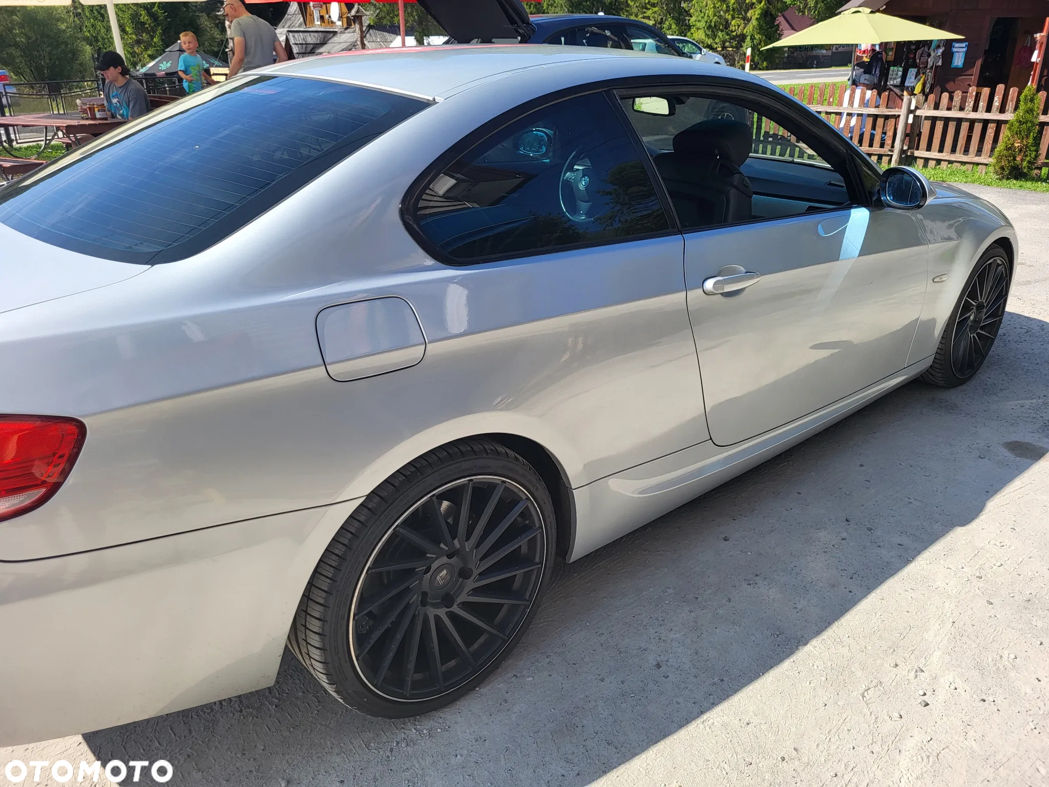 BMW Seria 3 325i Coupe - 16