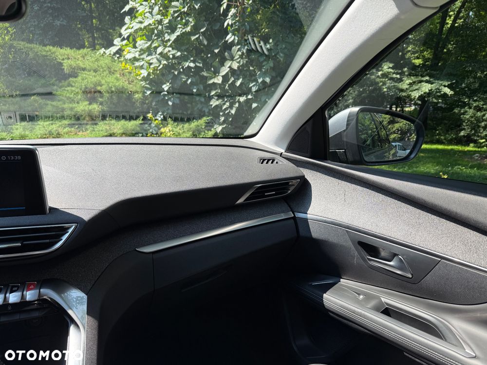 Peugeot 3008 1.5 BlueHDi Allure S&S - 18