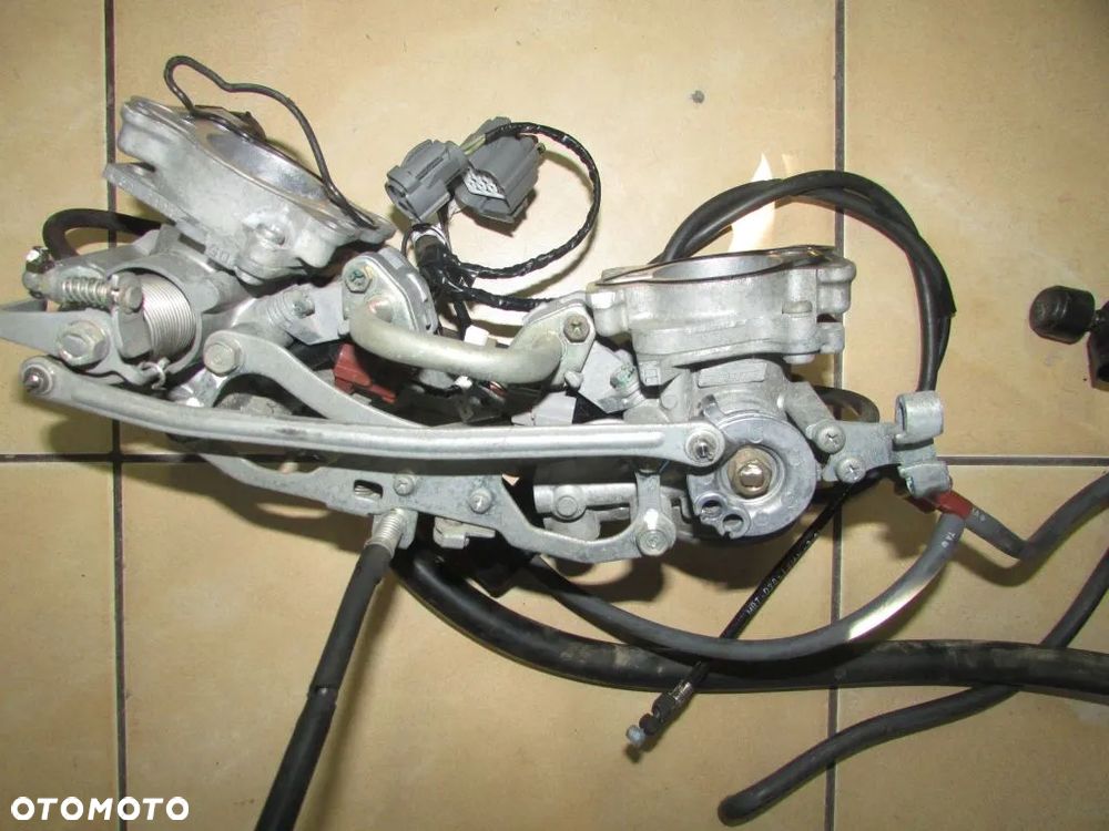 Honda Varadero XL1000 V 03-06 r. przepustnice wtryski TPS - 1