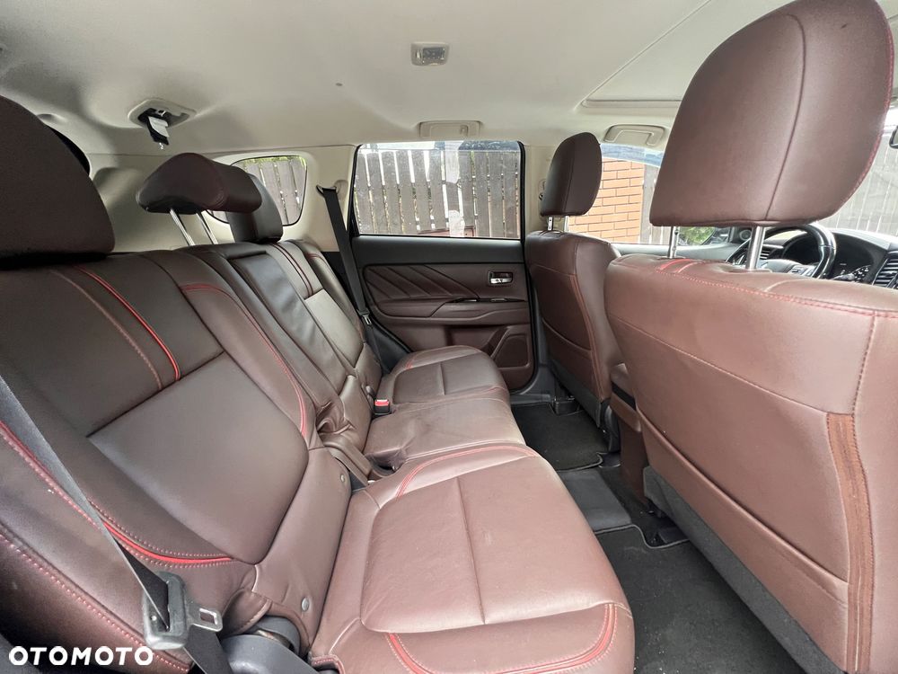 Mitsubishi Outlander 2.0 4WD Top - 12