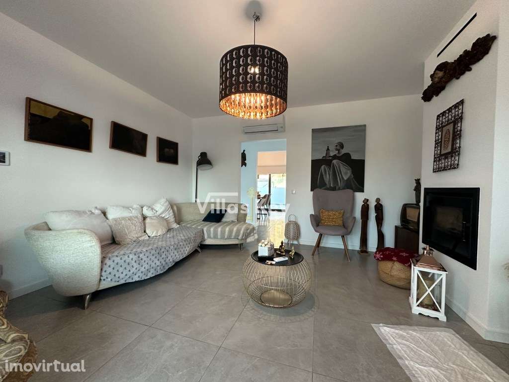 Moradia com amplo terraço 3 quartos mais um escritório,sala com lar... - Grande imagem: 3/34