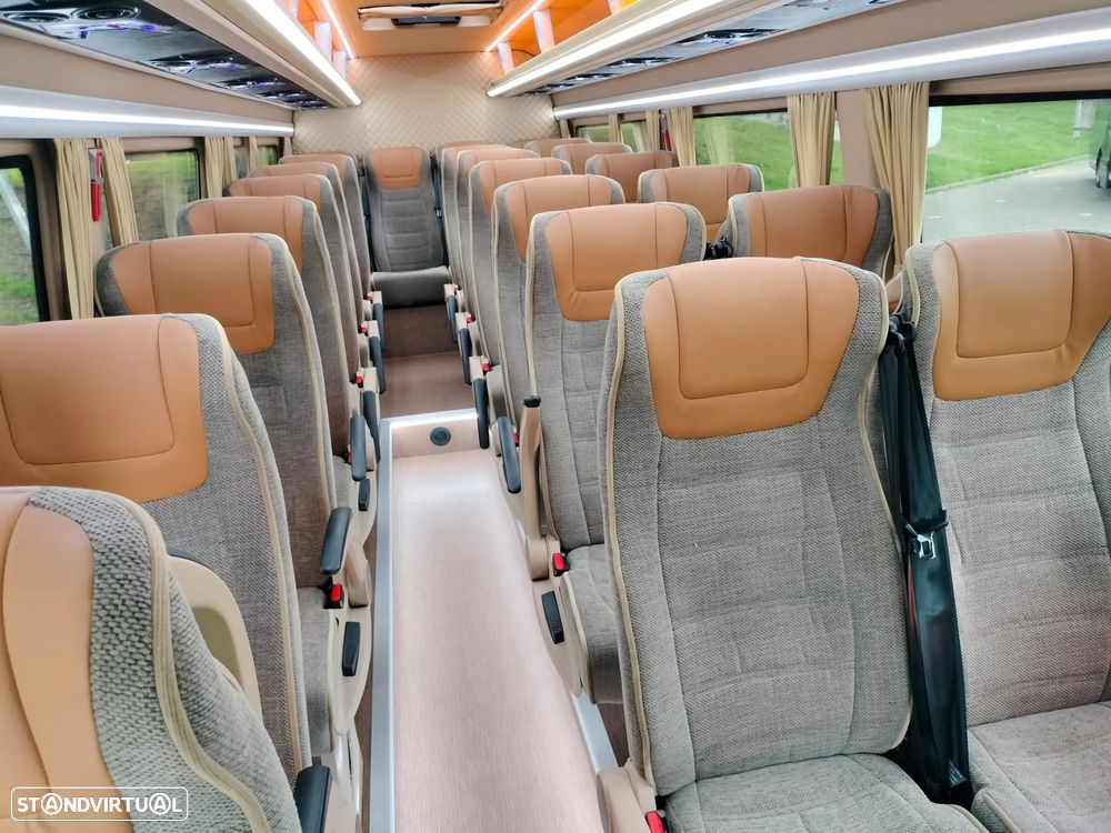Mercedes Benz Sprinter 517 - 12