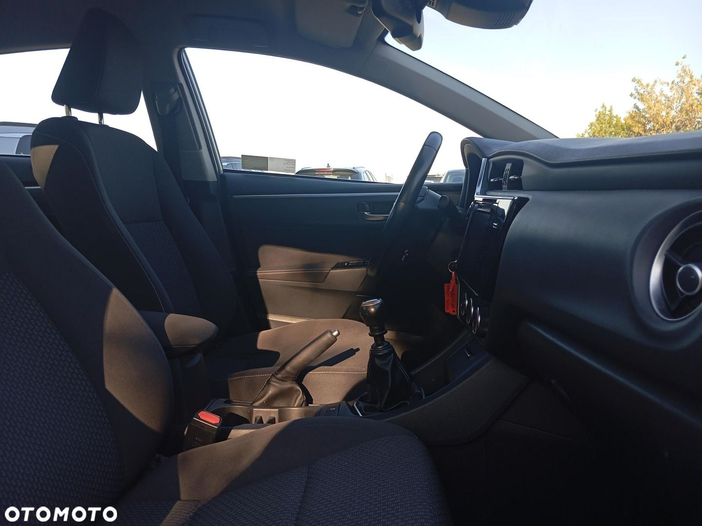 Toyota Corolla 1.6 Classic Plus - 13