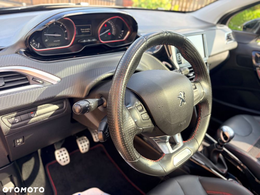 Peugeot 2008 BlueHDi FAP 120 STOP & START GT-Line Edition - 28