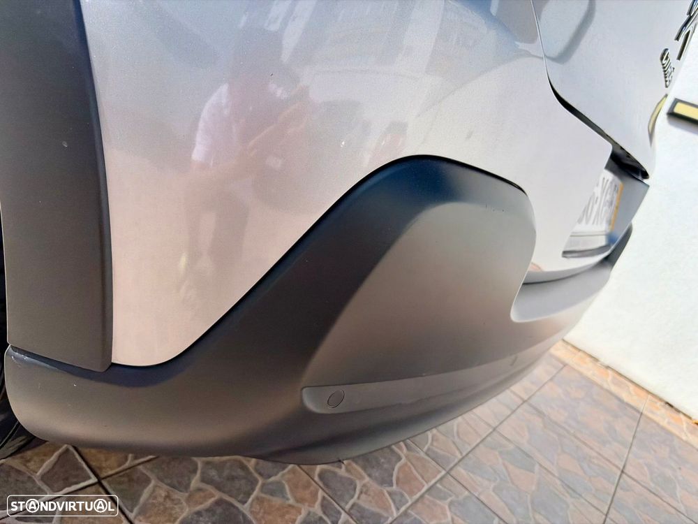 Citroën C3 1.2 PureTech Shine - 4