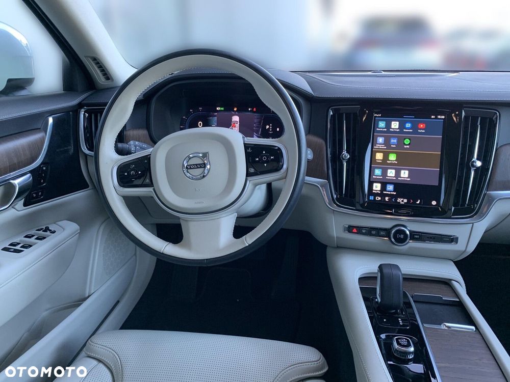 Volvo V90 Cross Country - 16