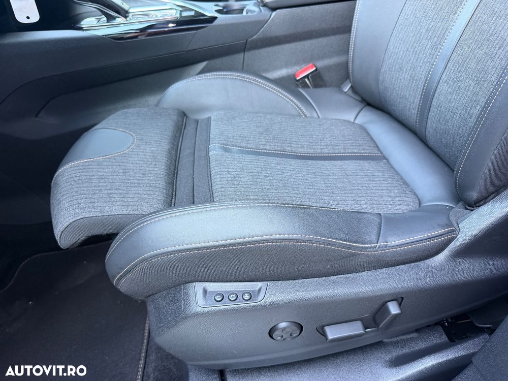 Peugeot 3008 1.2 PureTech 130 EAT8 GT - 18