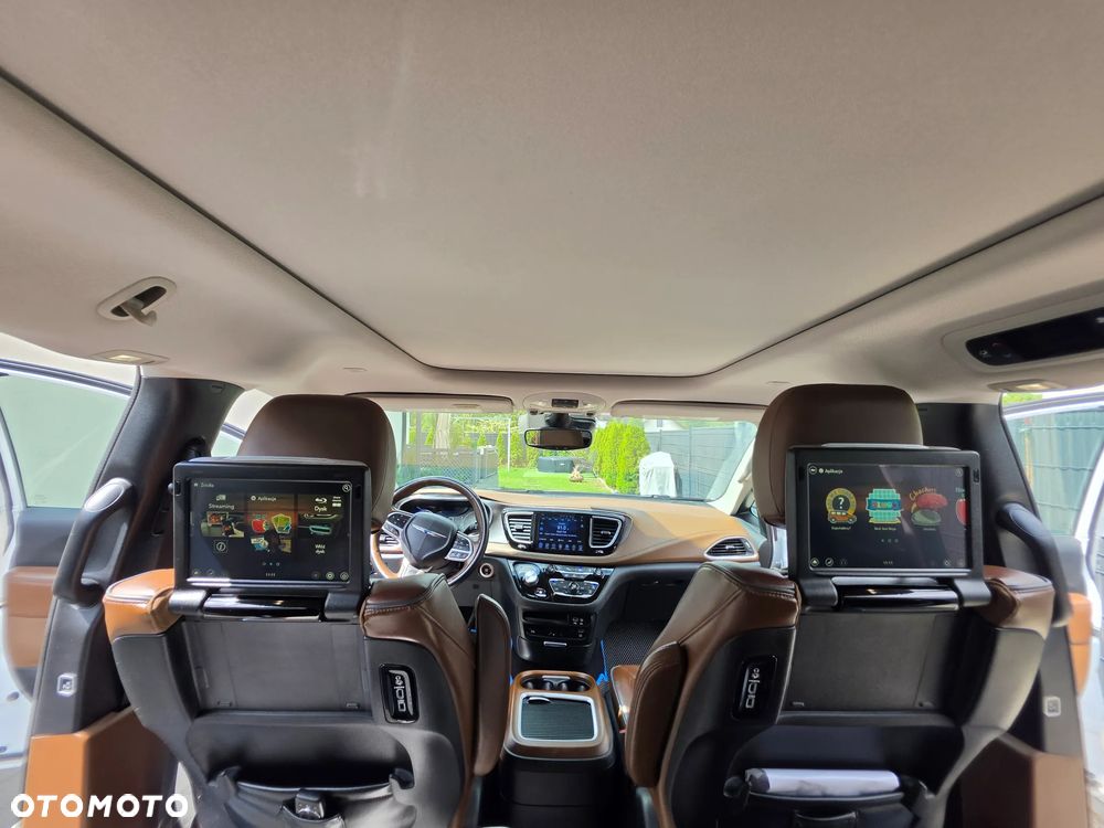Chrysler Pacifica - 21