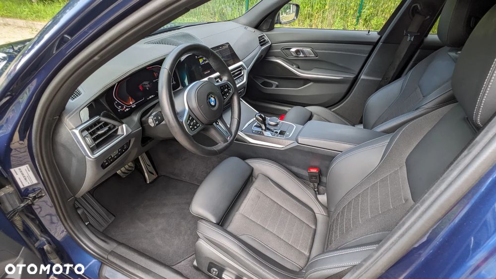 BMW Seria 3 330i xDrive Sport Line - 12