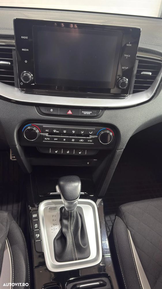 Kia Ceed 1.5 T-GDI MHEV 7DCT GT Line - 23