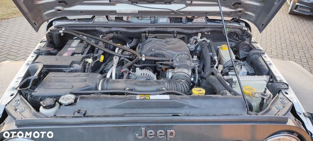 Jeep Wrangler 3.6 Unlim Black Edition II - 6