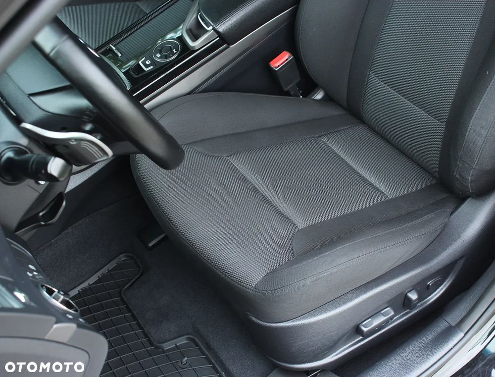Hyundai i40 Kombi 1.7 CRDi DCT Premium - 32