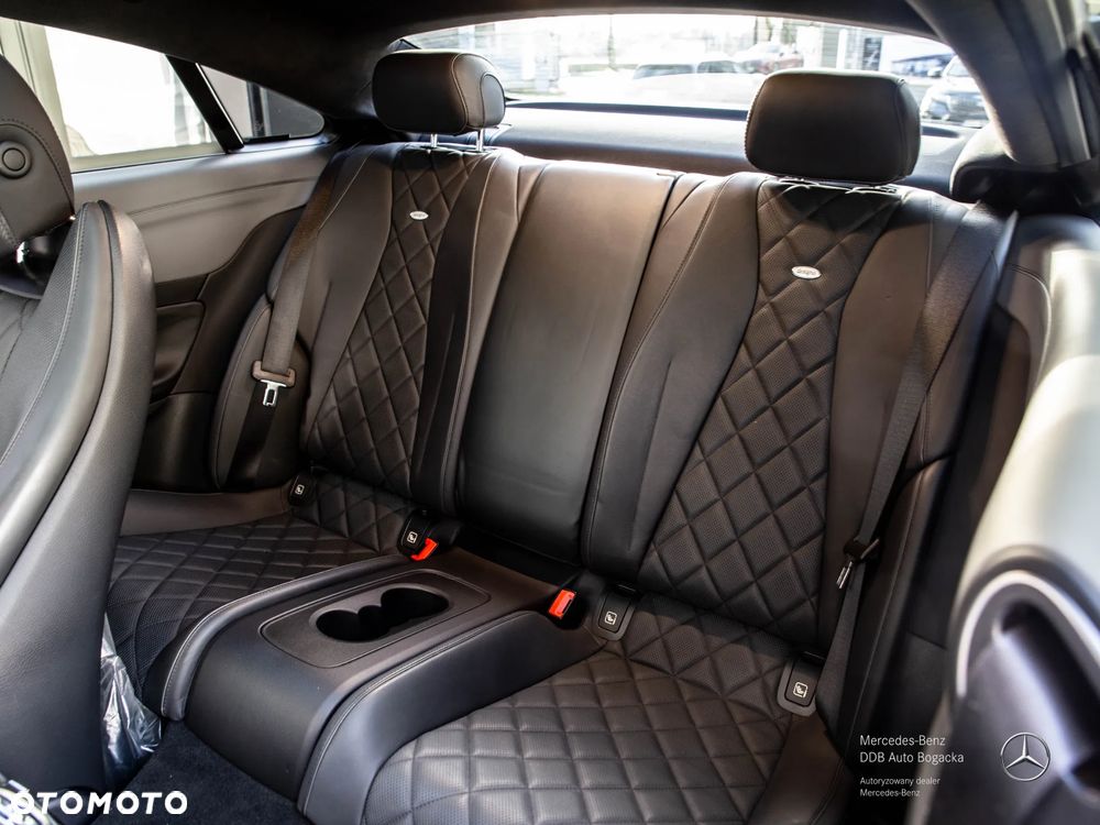 Mercedes-Benz Klasa E 220 d 4-Matic 9G-TRONIC - 39